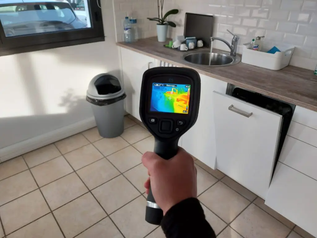 Agence M Com Marseille Chercheur de fuite sud