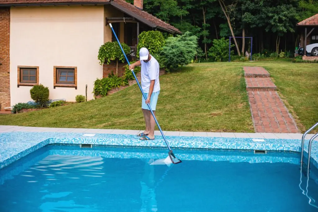 CDF Sud Fuite Piscine Remise Route Printemps